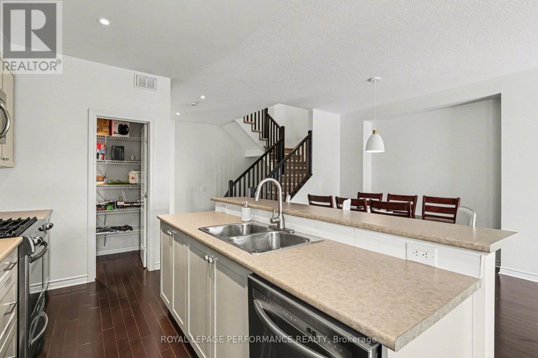 29430720/810-white-alder-avenue/blossom-parkkemp-parkfindlay-creek/ottawa/ontario/K1T0G2_6