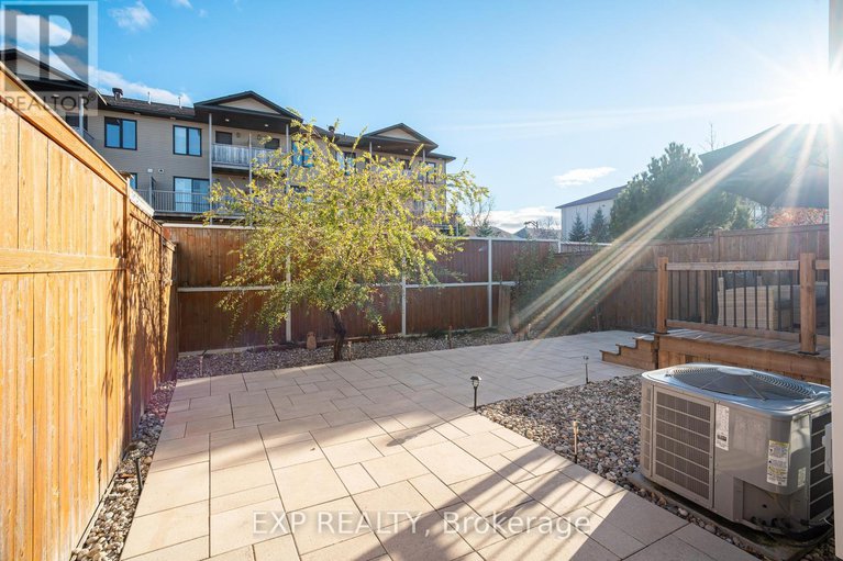 28257579/426-pillett-street/strandherd/ottawa/ontario/K2J5S3_31