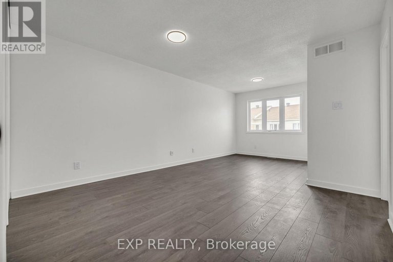 28543966/423-hillsboro-private/emerald-meadowstrailwest/ottawa/ontario/K2M3A7_17