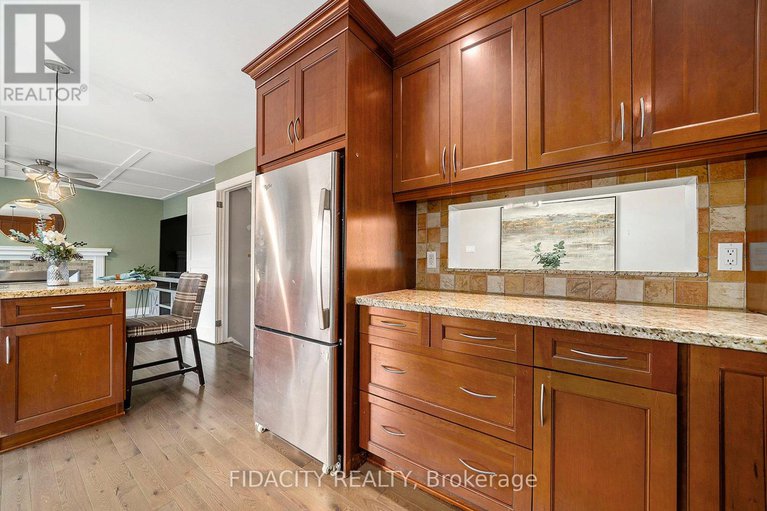 28817901/13-vesta-street/cedargrovefraserdale/ottawa/ontario/K2J3Y8_12
