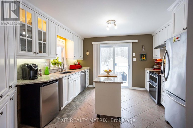 29607384/2468-gagne-road/clarencerockland-twp/clarence-rockland/ontario/K0A2A0_12