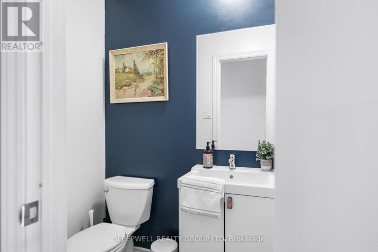 28378169/82-28-barrow-crescent/katimavik/ottawa/ontario/K2L2K1_12