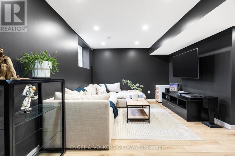 29548998/293-silbrass-private/stonebridge/ottawa/ontario/K2J5M6_30