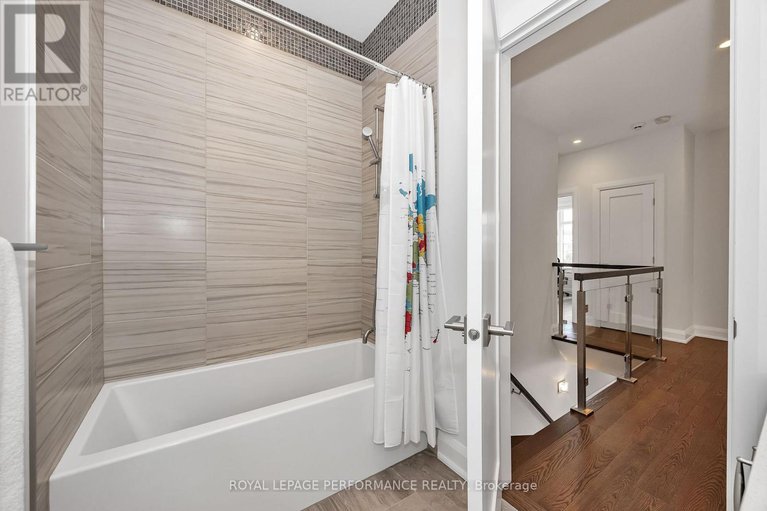 29105502/383-princeton-avenue/mckellarhighland/ottawa/ontario/K2A4E1_27