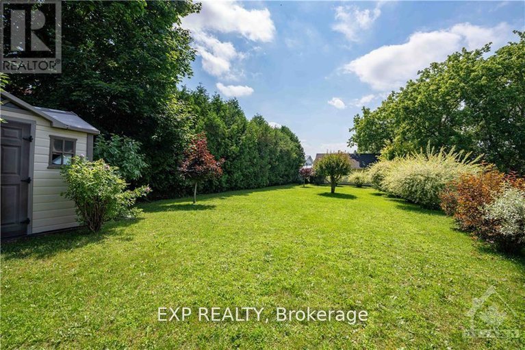 28509476/50-victoria-street-e/alexandria/north-glengarry/ontario/K0C1A0_30
