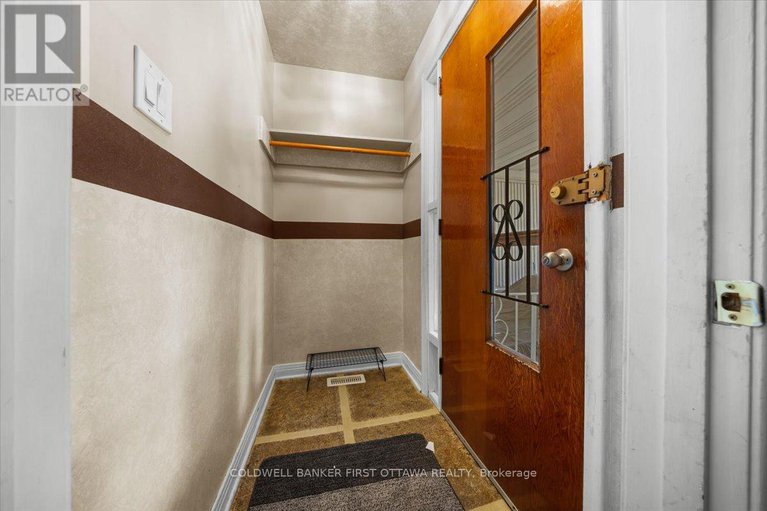 28744577/2146-rushton-road/mckellar-heightsglabar-park/ottawa/ontario/K2A1N7_3