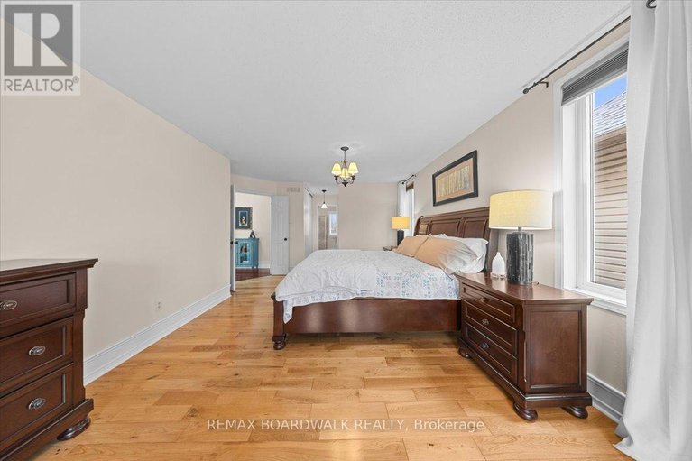 29604029/131-chancery-crescent/avalon-east/ottawa/ontario/K4A4N4_33