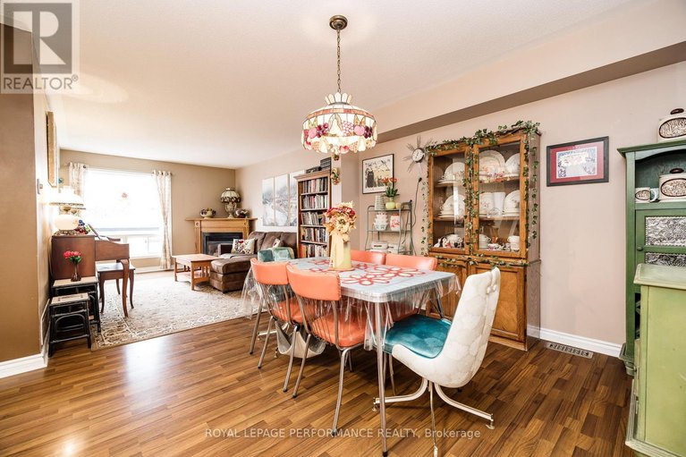 29622959/1893-hennessy-crescent/fallingbrookgardenway-south/ottawa/ontario/K4A3X8_5