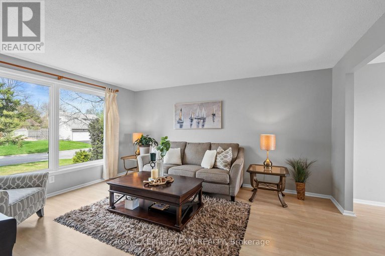 29124358/92-burnetts-grove-circle/pheasant-run/ottawa/ontario/K2J1N7_7