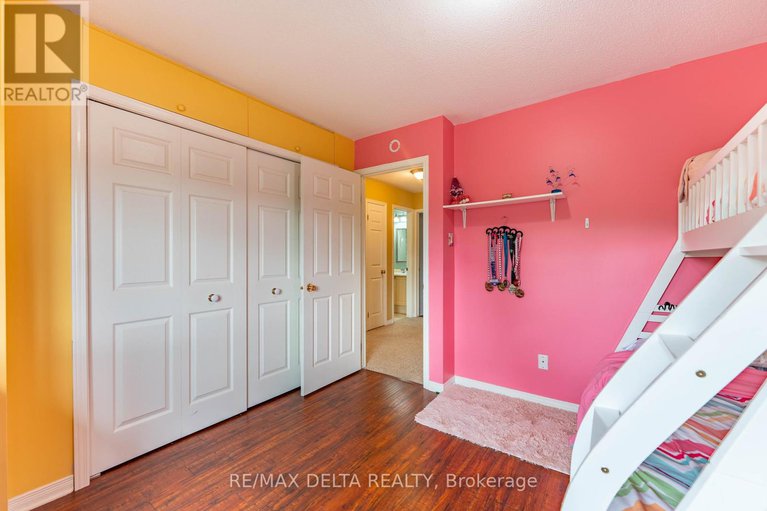 28540257/1610-duplante-avenue/fallingbrookpineridge/ottawa/ontario/K4A4A2_21