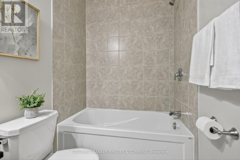 28991192/815-mikinak-road/cfb-rockcliffe-and-area/ottawa/ontario/K1K4Z9_40