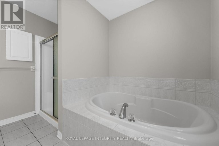28586638/4463-shoreline-drive/riverside-southgloucester-glen/ottawa/ontario/K1V1R7_21