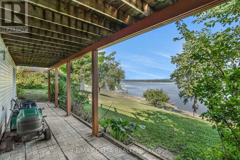 28770240/3705-old-highway-17-road/clarencerockland-twp/clarence-rockland/ontario/K4K1W2_27