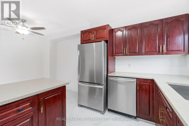 28793842/3-a-southpark-drive/blackburn-hamlet/ottawa/ontario/K1B3B8_20