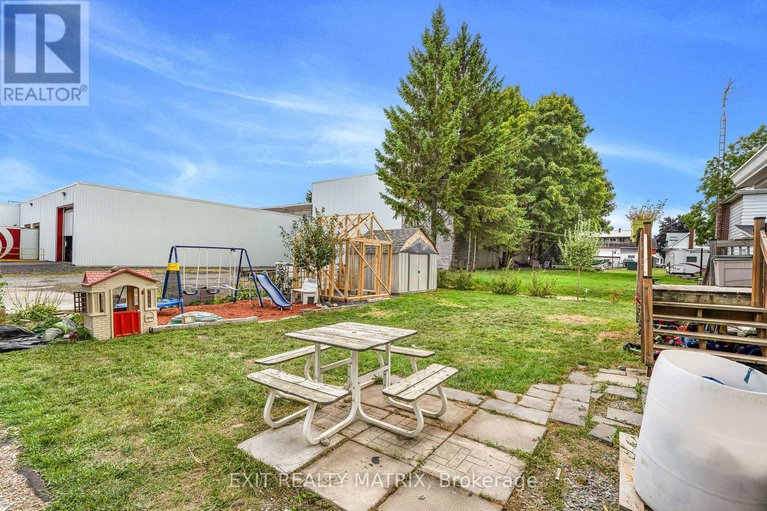 28829153/94-peel-street-e/alexandria/north-glengarry/ontario/K0C1A0_28