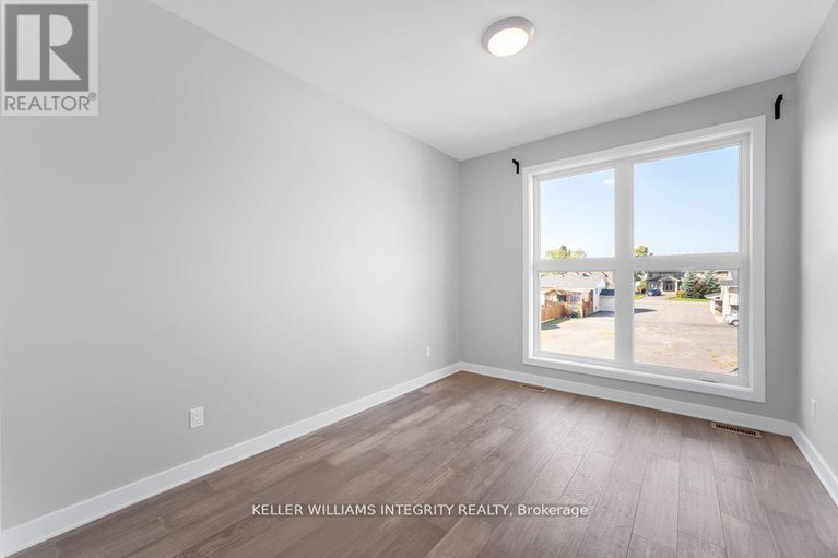 28308587/a-875-contour-street/mer-bleuebradley-estatesanderson-park/ottawa/ontario/K1W0G6_22