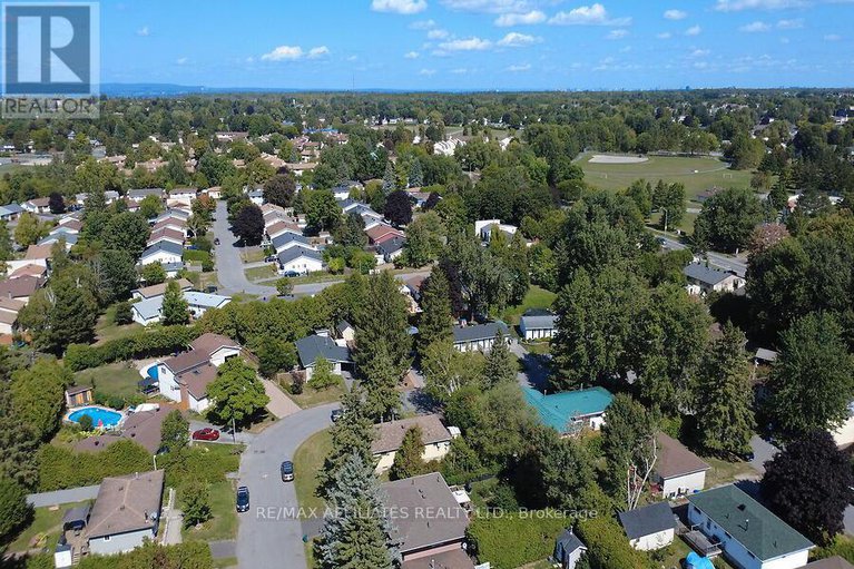 28858378/52-laurie-court/glencairnhazeldean/ottawa/ontario/K2L1S4_32