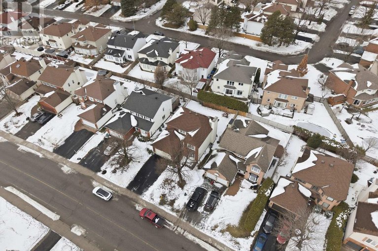 29484139/591-merkley-drive/fallingbrookpineridge/ottawa/ontario/K4A1S3_48