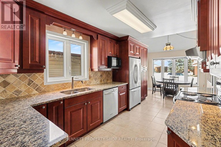 29417318/1408-eastcliffe-way/pineview/ottawa/ontario/K1B5H6_7