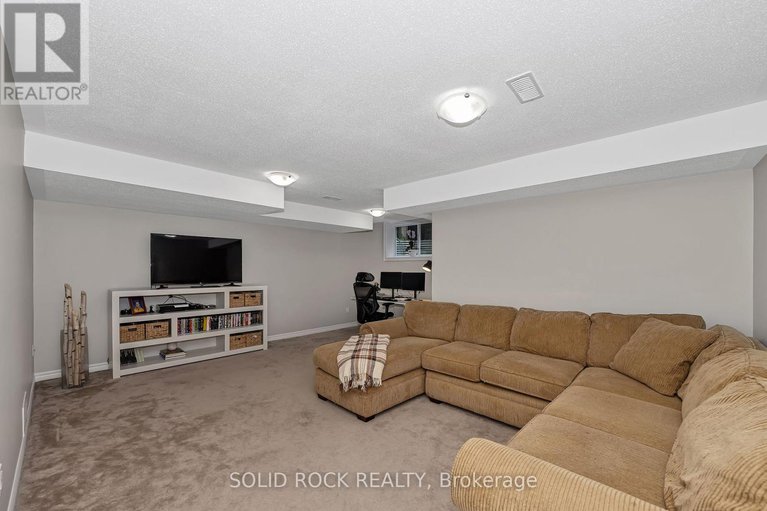 28578317/411-cache-bay-crescent-e/blossom-parkkemp-parkfindlay-creek/ottawa/ontario/K1T4H3_25
