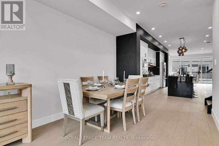 29076233/826-alpine-avenue/queensway-terrace-north/ottawa/ontario/K2B5R6_7