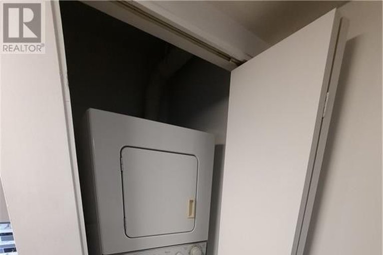 29155786/213-316-lorry-greenberg-drive/hunt-club-parkgreenboro/ottawa/ontario/K1T2P4_10