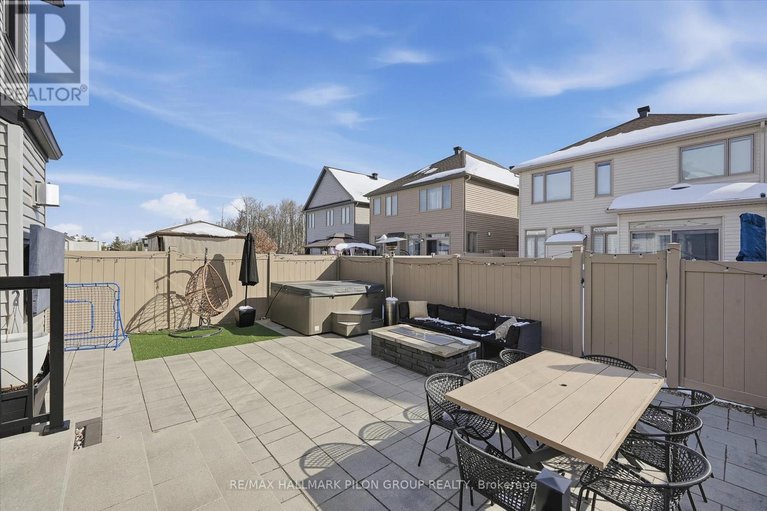 29397813/274-shinleaf-crescent/mer-bleuebradley-estatesanderson-park/ottawa/ontario/K1W0J2_30