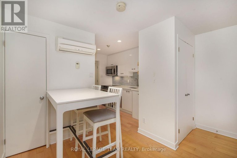 28920425/19-202-st-patrick-street/lower-townbyward-market/ottawa/ontario/K1N5K3_8