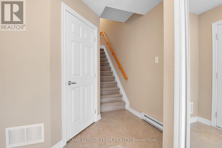 28237115/920-messor-crescent/stittsville-north/ottawa/ontario/K2S0P2_6