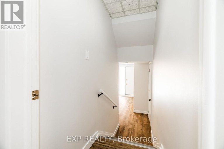 29612594/2196-plesser-street/elmvale-acresurbandale/ottawa/ontario/K1G2X3_24