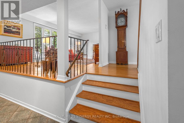 28626680/14-silver-aspen-crescent/blackburn-hamlet/ottawa/ontario/K1B3C5_23