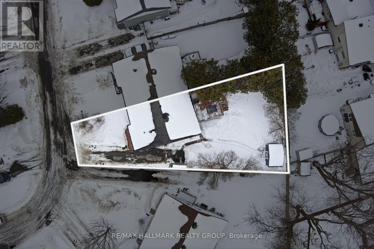 29378693/24-binscarth-crescent/glencairnhazeldean/ottawa/ontario/K2L1S1_38