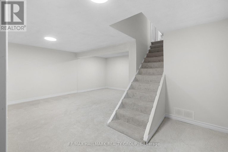 28882638/337-hinton-avenue-s/civic-hospital/ottawa/ontario/K1Y1A4_32