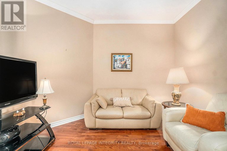 29131274/704-136-darlington-private/hunt-clubwestern-community/ottawa/ontario/K1V0X6_11