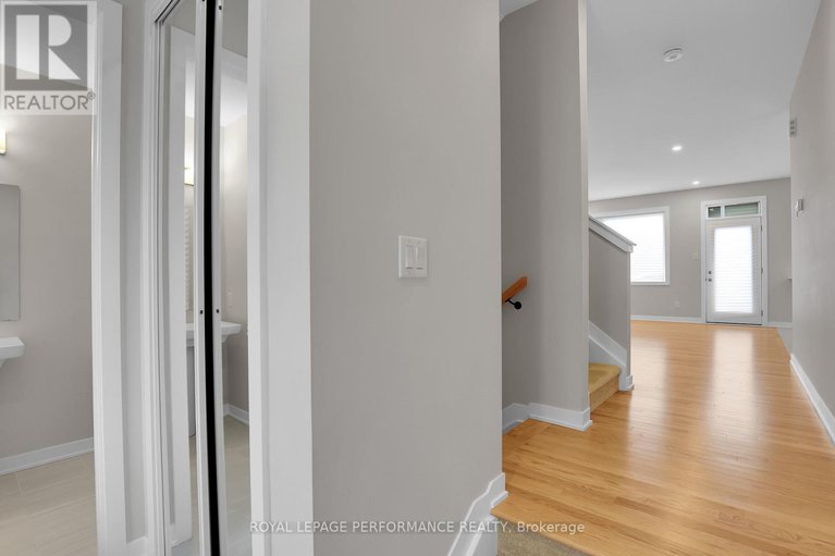 28900930/94-pizzicato-street/mer-bleuebradley-estatesanderson-park/ottawa/ontario/K1W0E1_5
