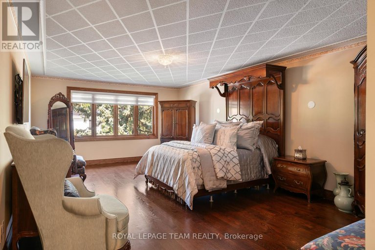 28150557/10-nancy-avenue/sheahan-estatestrend-village/ottawa/ontario/K2H8L4_24