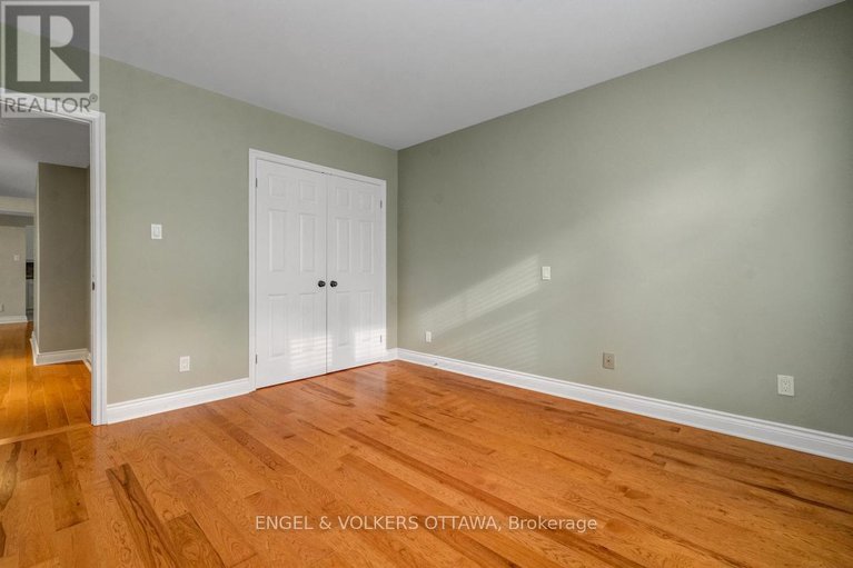 29162834/25-bittern-court/rockcliffe/ottawa/ontario/K1L8K9_26