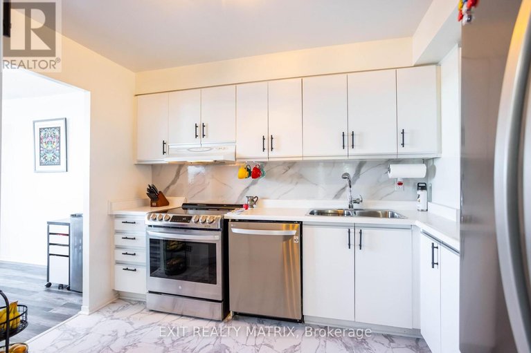 29636684/1007-2759-carousel-crescent/emerald-woodssawmill-creek/ottawa/ontario/K1T2N5_20