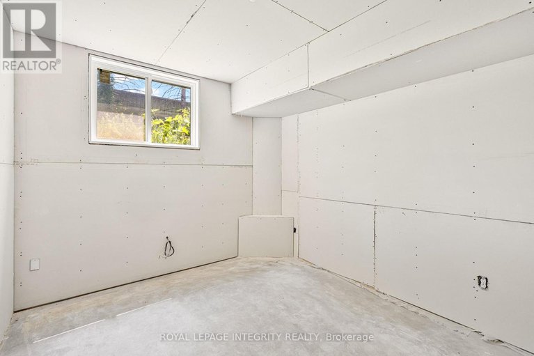 29082051/266-currell-avenue/westborohampton-park/ottawa/ontario/K1Z7J6_36