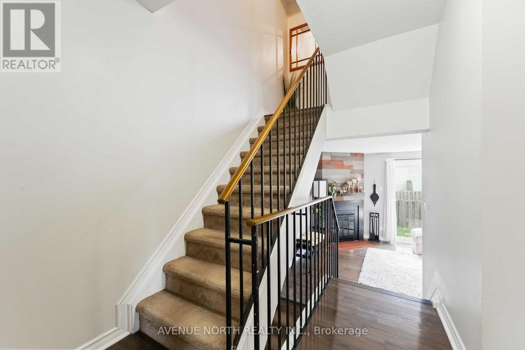 29144847/32-1741-lamoureux-drive/queenswood-heights-south/ottawa/ontario/K1E2N3_5