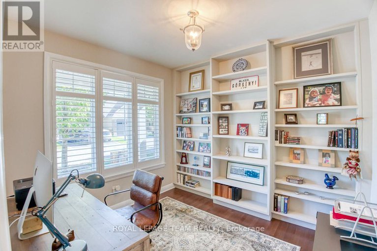 28955797/107-kitsilano-court/bruce-farmgraham-parkqualicumbellands/ottawa/ontario/K2H0B5_3