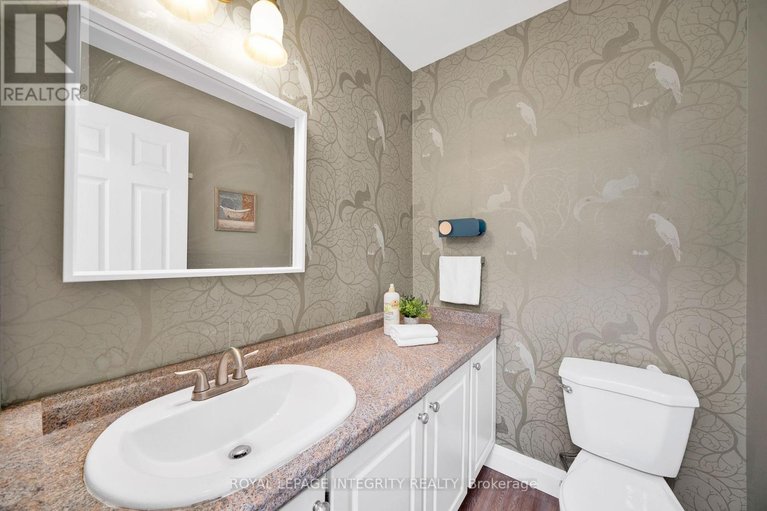 29553910/15-tarquin-crescent/westcliffe-estates/ottawa/ontario/K2H8J7_17