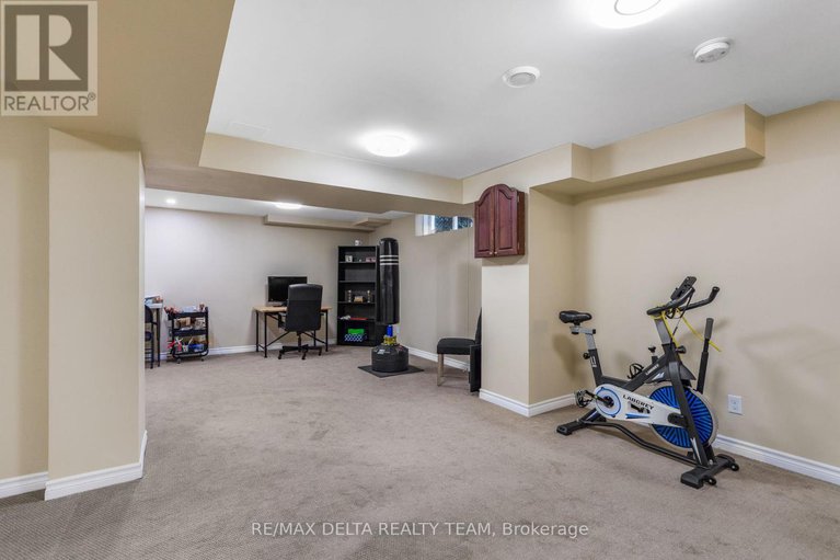 28627849/227-hillpark-high-street/mer-bleuebradley-estatesanderson-park/ottawa/ontario/K1W0B5_27
