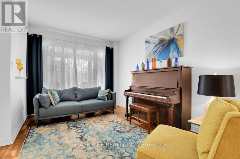 29590569/517-overland-drive/stittsville-north/ottawa/ontario/K2S0C2_4