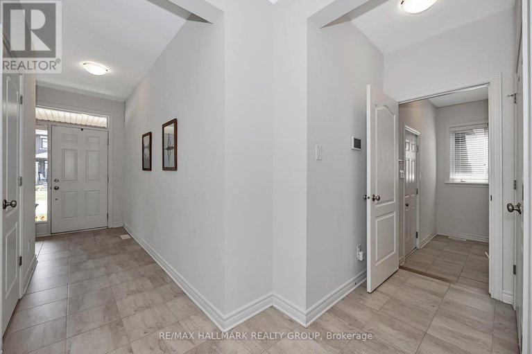28653573/271-mount-nebo-way/riverside-southgloucester-glen/ottawa/ontario/K1X0E1_20