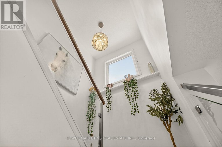 29057500/657-657-clearbrook-drive-n/strandherd/ottawa/ontario/K2J5S1_24