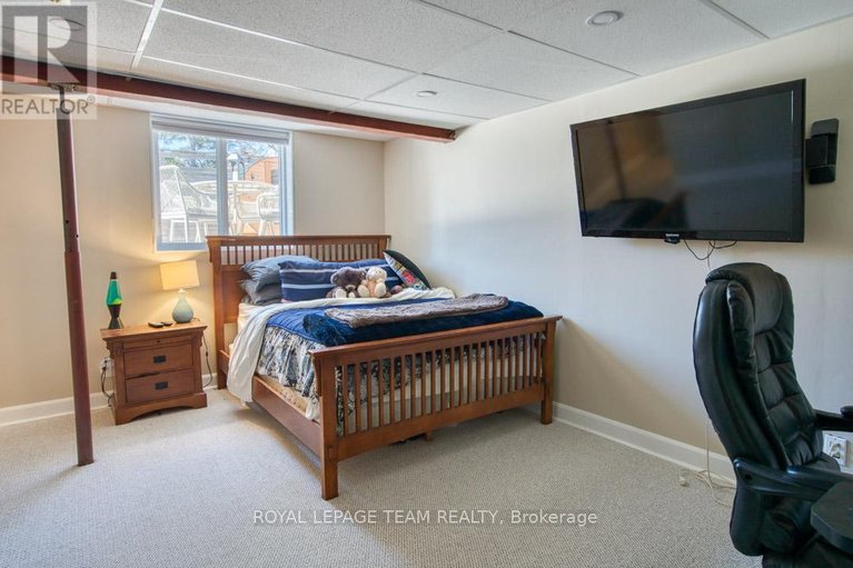 29646083/13-shannondoe-crescent-w/bridlewood/ottawa/ontario/K2M2H1_42