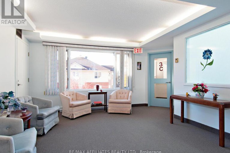 28469653/230-848-seyton-drive/westcliffe-estates/ottawa/ontario/K2H9G6_29