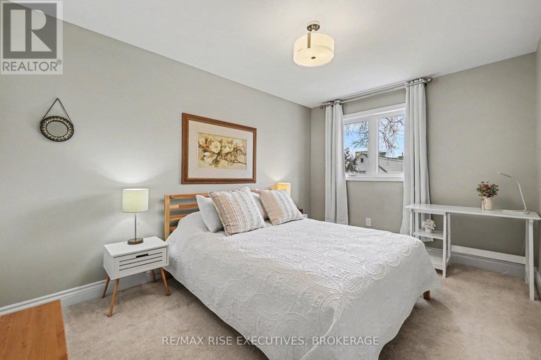 29475656/300c-richelieu-avenue/vanier/ottawa/ontario/K1L6K3_25