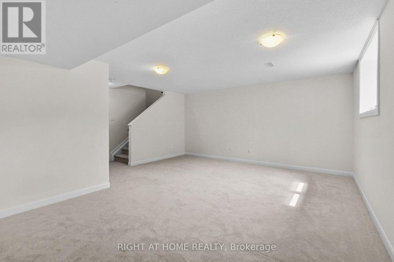28565193/958-athenry-court/half-moon-bay/ottawa/ontario/K2J7E1_44